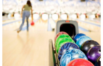 Gyere velünk bowlingozni!