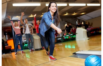 Gyere velünk bowlingozni!