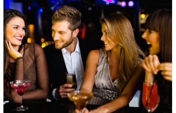 Pompás Nőnapi Vacsora és Pódiumbeszélgetés!